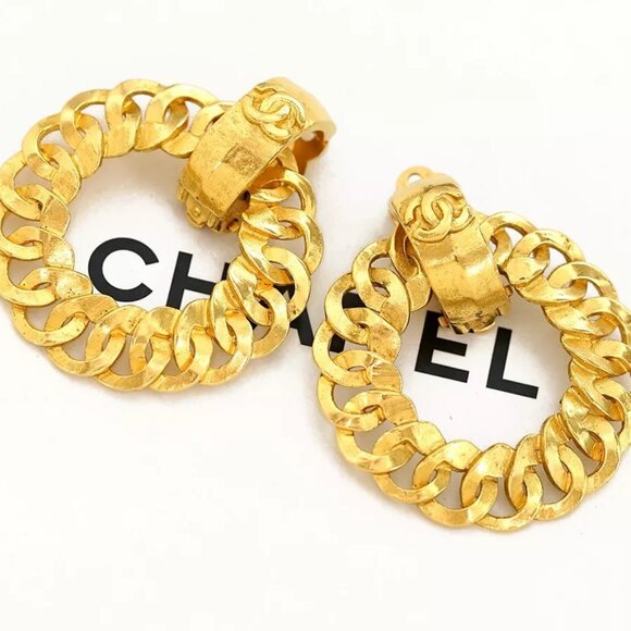 CHANEL CC Logos Hoop Circle Clip-On Earrings Gold Tone 96P Auth w/Box - Picture 1 of 16